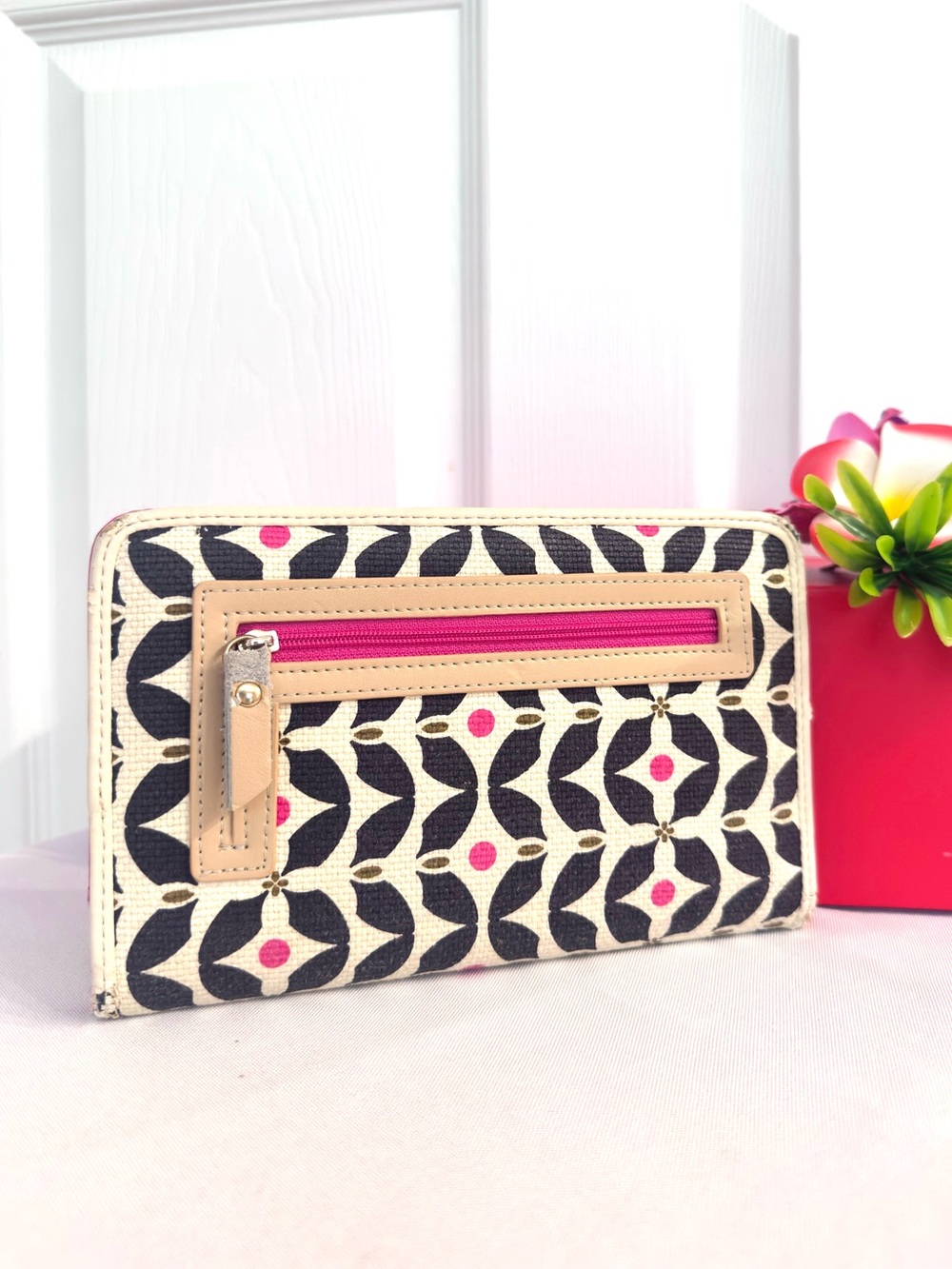 SPARTINA ~ Geometric Pattern Wallet in Black, Cream and Pink w/Back Coin Slot